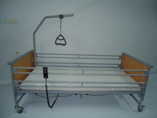 Реабилитационная кровать Invacare Etude 90 см x 200 см + НОВЫЙ МАТРАС