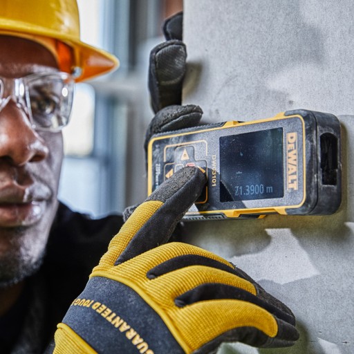 Лазерный дальномер Dewalt DW03101 со степенью защиты IP65, 100 м