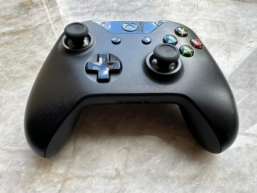 XBOX ONE 500 ГБ черный с ОРИГИНАЛЬНОЙ ПАНЕЛЬЮ
