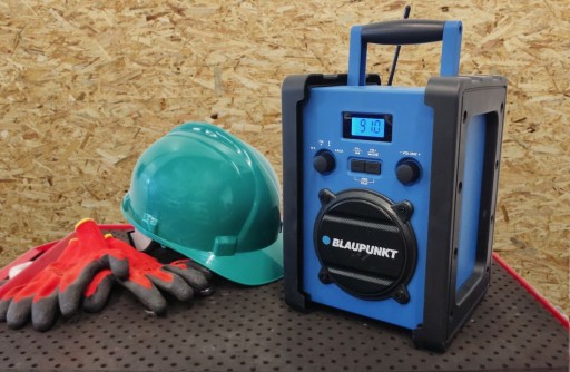 СТРОИТЕЛЬНАЯ РАДИОБАТАРЕЯ ПОРТАТИВНЫЙ ГРОМКОГОВОРИТЕЛЬ PLL/BT/AUX BLAUPUNKT PP30
