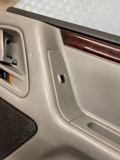 СТОРОНА ДВЕРИ, ЗАДНЯЯ СПРАВА, JEEP GRAND CHEROKEE II WJ