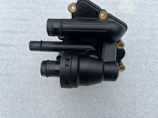 Pompa wody termostat obudowa Can-Am Spyder F3