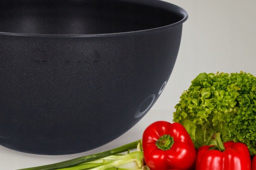 MISKA PLASTIKOWA do ciasta i sałatek czarna 6l na chipsy sałatki przekąski