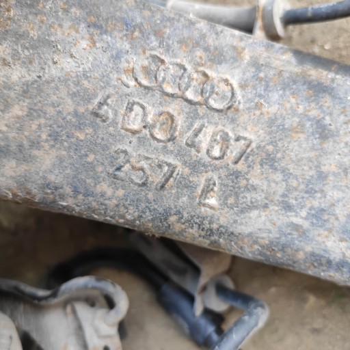 ЗАЖИМ Поворотного кулака ЛЕВЫЙ AUDI A8 D2 2.5TDI 4D0407257L