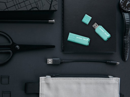 Флеш-накопитель GOODRAM UME3 CARE USB 3.2 64 ГБ