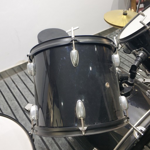 WYMIANA BĘBNA UCHO INSTRUMENTU