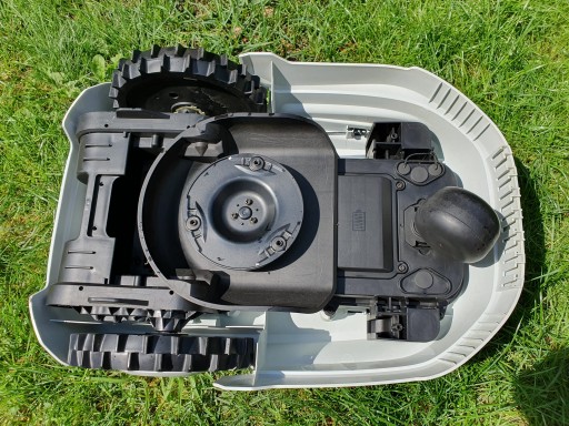 Робот-косилка MacAllister MRM250 (WORX S300)