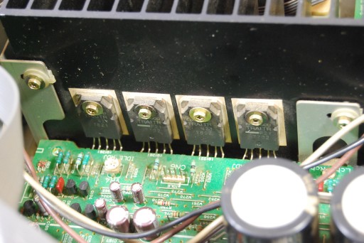KENWOOD KA-7090R WIZUALNIE PRAWIE JAK NOWY
