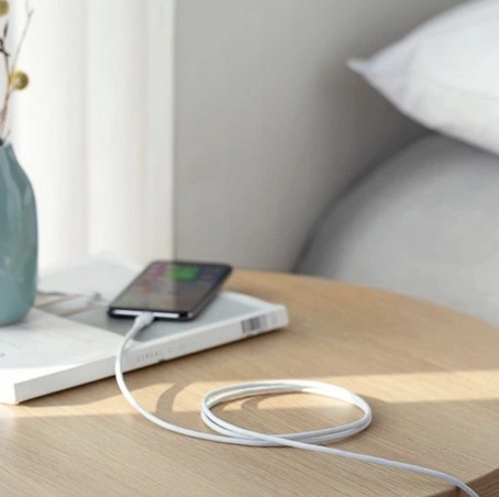Гибкий USB-кабель для зарядки iPhone 5, 5S, 6, 6S....