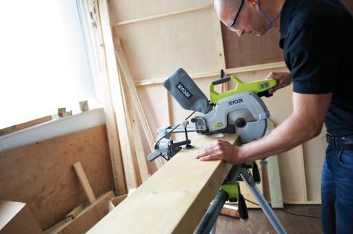 Торцовочная пила RYOBI EMS216 1500Вт 216мм