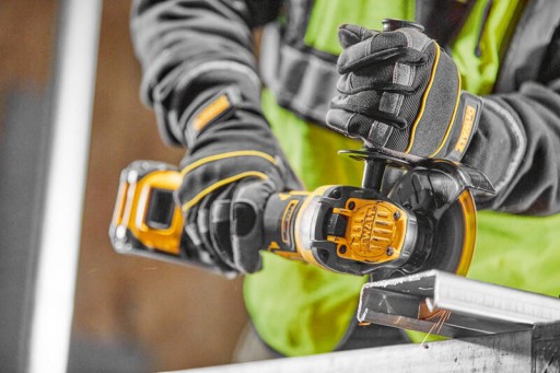 УГЛОВАЯ ШЛИФРОВАЛЬНАЯ МАШИНА 125 мм 18 В DCG409VSN DEWALT