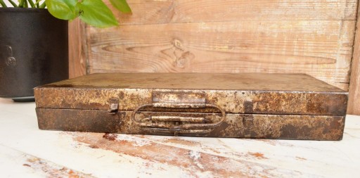 Старый металлический ящик /toOL CASE с органайзером