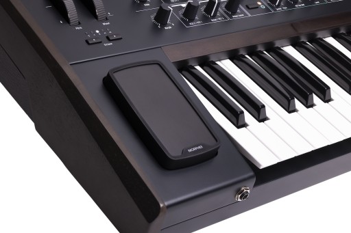 Аналоговый синтезатор Arturia PolyBrute Noir