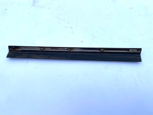 Нижняя накладка на крыло Mercedes W123 S123