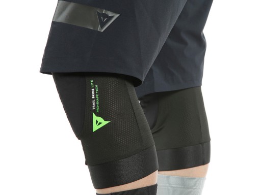 Dainese TRAIL SKINS LITE KNEE GUARDS черные наколенники - XL
