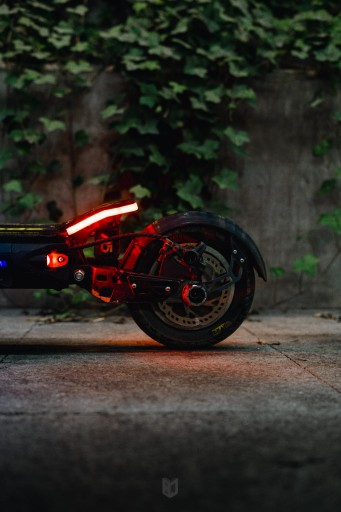 Задний светодиодный фонарь KuKirin G2 Master Custom