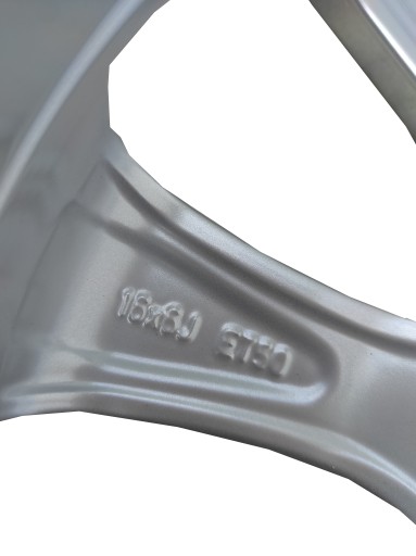 ЛЕГКОСПЛАВНЫЕ КОЛЕСА SUZUKI SX 4 6J x 16' УСТАНОВОЧНЫЕ ВИНТЫ OE