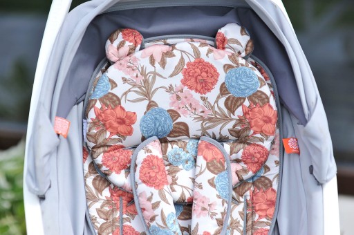 BELOFF WKŁADKA DO WÓZKA PODUSZKA OCHRANIACZE NA PASY Bouquet