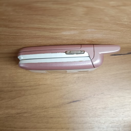 Telefon Nokia różowy xxxsimlockxxc 6101 4 MB / 4 MB 2G czarny