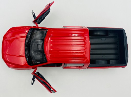 Ford F-150 Lariat Crew Cab '19 1:27 модель Motormax 79363 красный