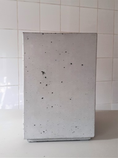 Donica betonowa 20x20x30 cm
