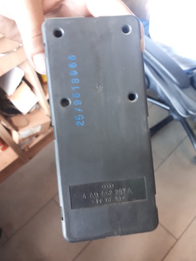 Pompka centralnego zamka Audi A4 B5 4A0862257A