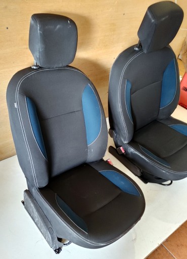 DACIA DUSTER 13-17 лет, переднее правое или левое сиденье