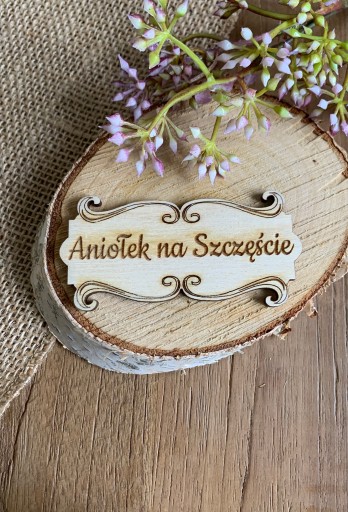 Ozdobna plakietka z napisem tekstem grawerem Aniołek na Szczęście dekoracja