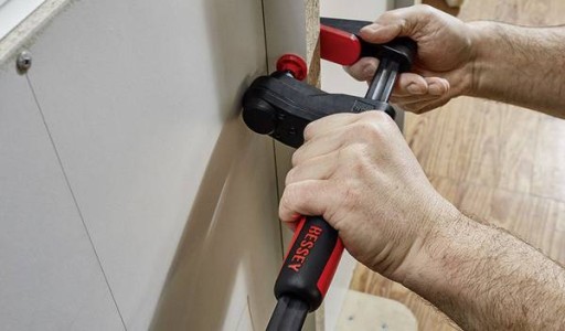 ЗАЖИМ С ФОНАРЕМ 150/60MM GK15 BESSEY