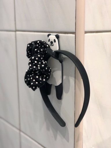Ozdobny haczyk wieszak podpórka na telefon panda
