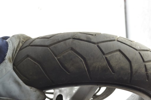 Suzuki Sv 1000 - возле щитов обода