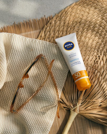 NIVEA SUN Крем для лица с SPF 50 + средство для снятия макияжа 100 мл