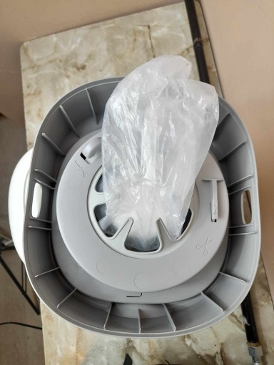Корзина для подгузников Tommee Tippee Mangiapannolini Twist and Click