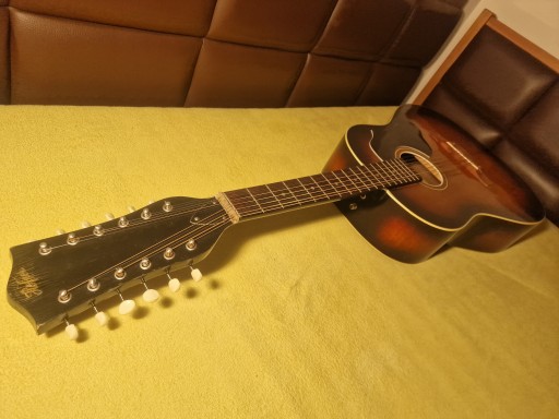 Винтажная 12-струнная гитара Hofner 490, 1970-е годы.