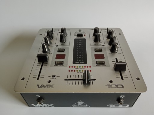 DJ-микшер Behringer Pro Mixer VMX100