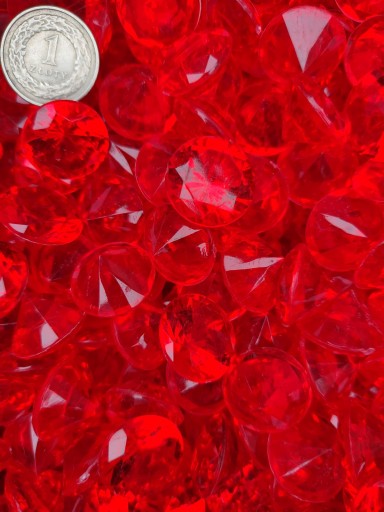 Синтетические стразы бриллианты стеклянные конусы 2 см 150 грамм 85 штук МИКС