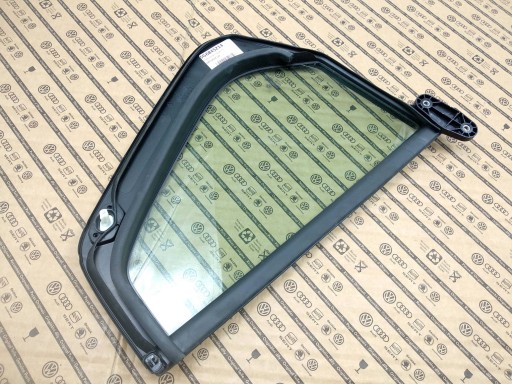 Окно дверей орг вправо заднее VW Golf VII 5G6845214