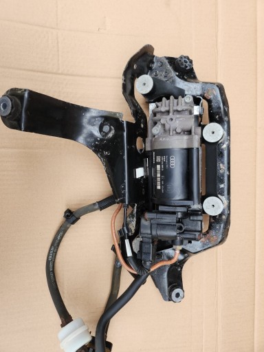 КОМПРЕССОР ПОДВЕСКИ AUDI A6 C7 4G0616005D