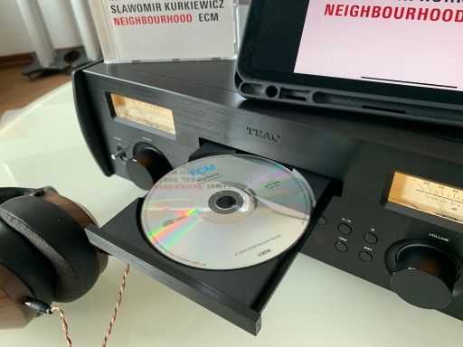 TEAC NR-7CD BLACK — высококлассная универсальная система «все в одном» с CD-плеером, стримером и ЦАП, произведена в Японии