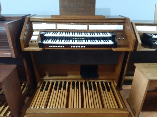 ЦИФРОВОЙ ЦЕРКОВНЫЙ ОРГАН JOHANNUS OPUS 1200 DELUXE С РОЛИКОМ
