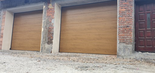 Brama garażowa segmentowa FAKRO 3000x2500 Brąz