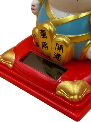 SOLARNY Japoński Kot Maneki-Neko Chiński Szczęścia 9cm