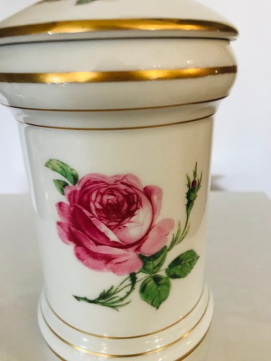 Porcelanowa herbatnica Pojemnik porcelanowy z roza