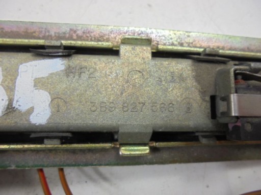 PASSAT B5 ПОДЪЕМНИК РУЧКИ БАГАЖНИКА 3B9827566B