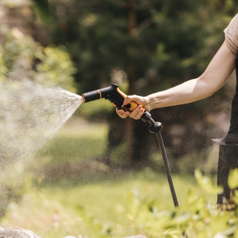 FISKARS ПИСТОЛЕТ-РАСПЫЛИТЕЛЬ РЕГУЛИРУЕМЫЙ ПЕРЕДНЕЙ ЧАСТИ 1065484