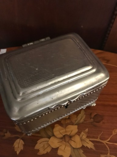 Старая сахарница из коробки