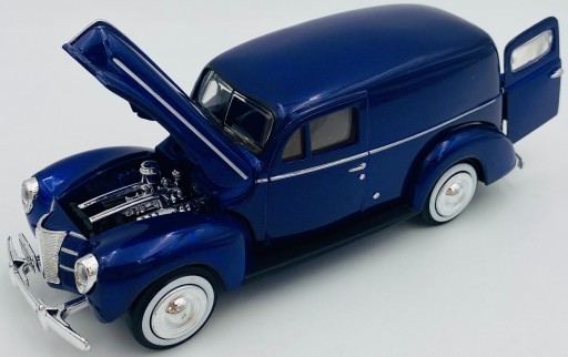 Ford Sedan Delivery 1940 1:24 Motormax 73250 темно-синий