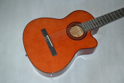 ЭЛЕКТРОКЛАССИЧЕСКАЯ ГИТАРА HARLEY BENTON CG300CE NT С ЛЮТНОЙ