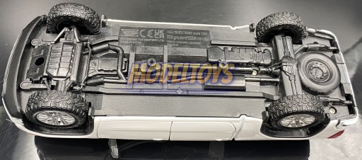 GMC Sierra Denali Crew Cab в масштабе 1:27, Motormax 79362