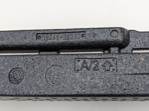 Toyota Auris II absorber zderzaka przód 12-15